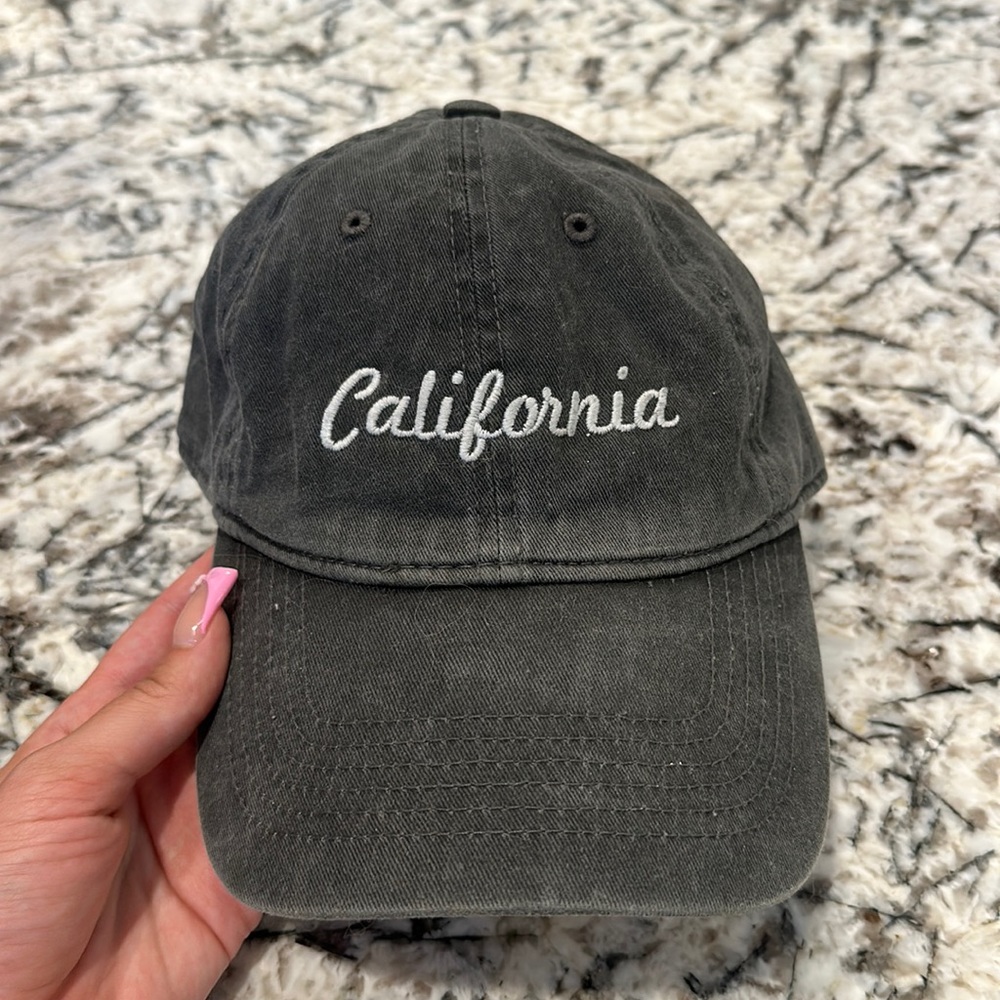 Brandy Melville hat